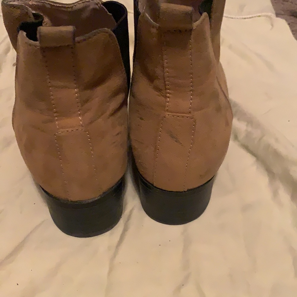 Chelsea - Picture 3 of 4